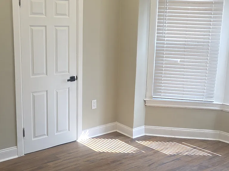4925 Royal St #3 — Photo 13