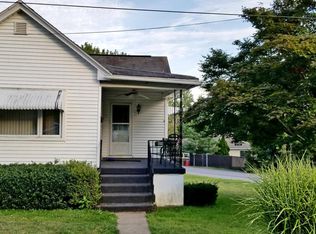104 1st St, Peckville, PA 18452