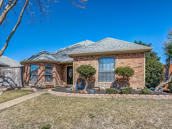 3rd image of 2821 Stoneridge Dr
