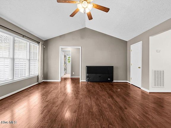 5th image of 1011 Candlewood Circle