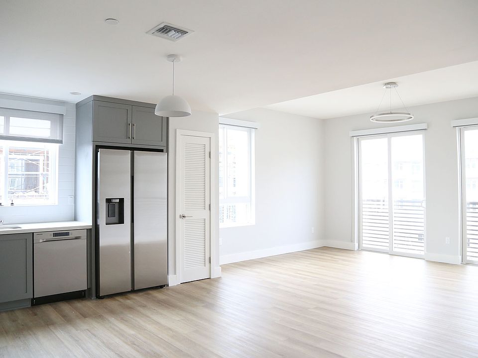 1st image of 101 S Chapel Ave #11265832