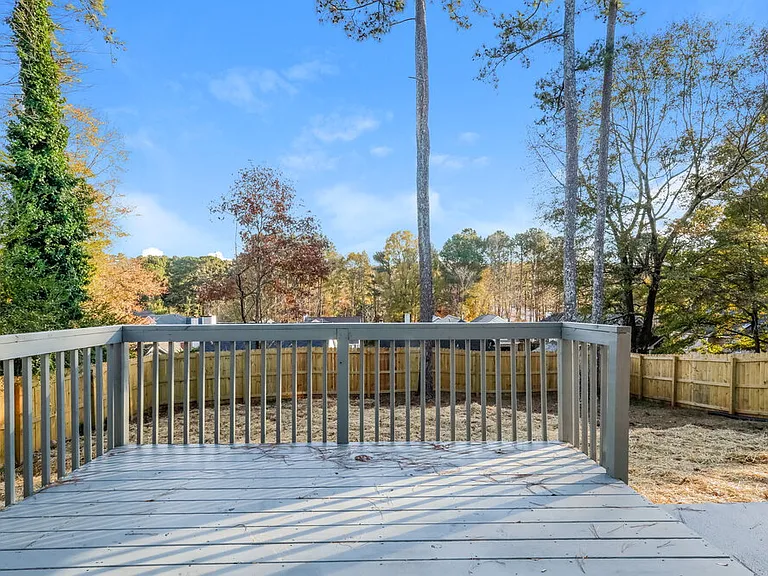 2104 Watercrest Cir — Photo 16