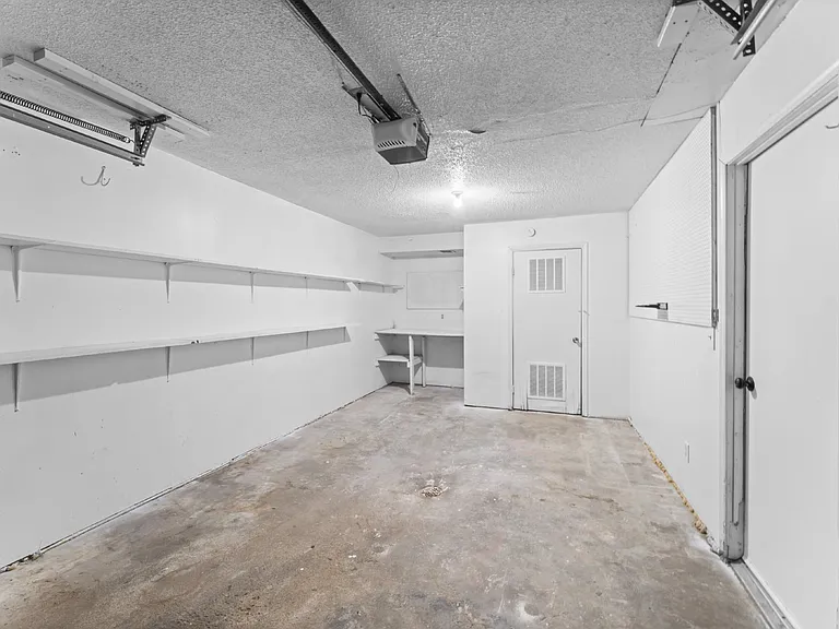16104 W 141st Ter — Photo 32