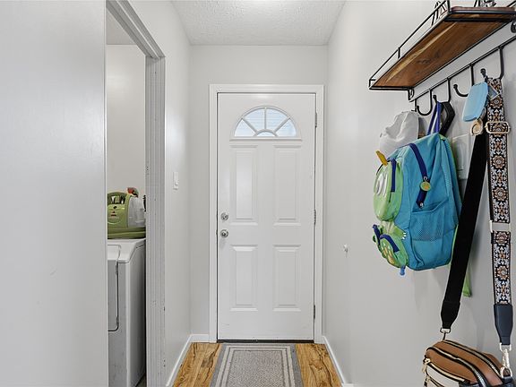 5th image of 1697 Greenfield Ave #34