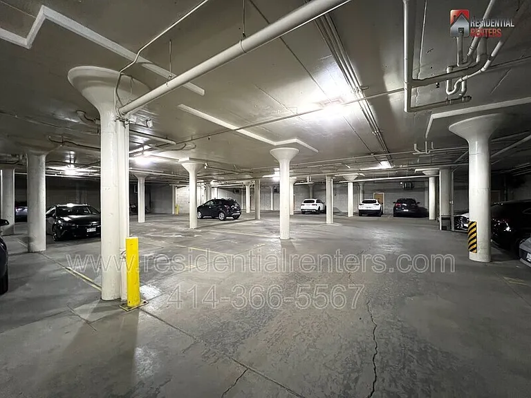 1924 N Hubbard St #209 — Photo 12