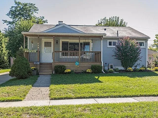 1575 Arthur St photo 1
