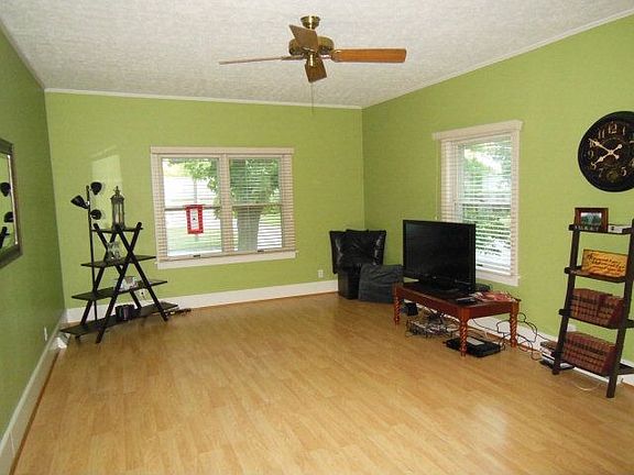 5th image of 1043 S Sandusky Ave