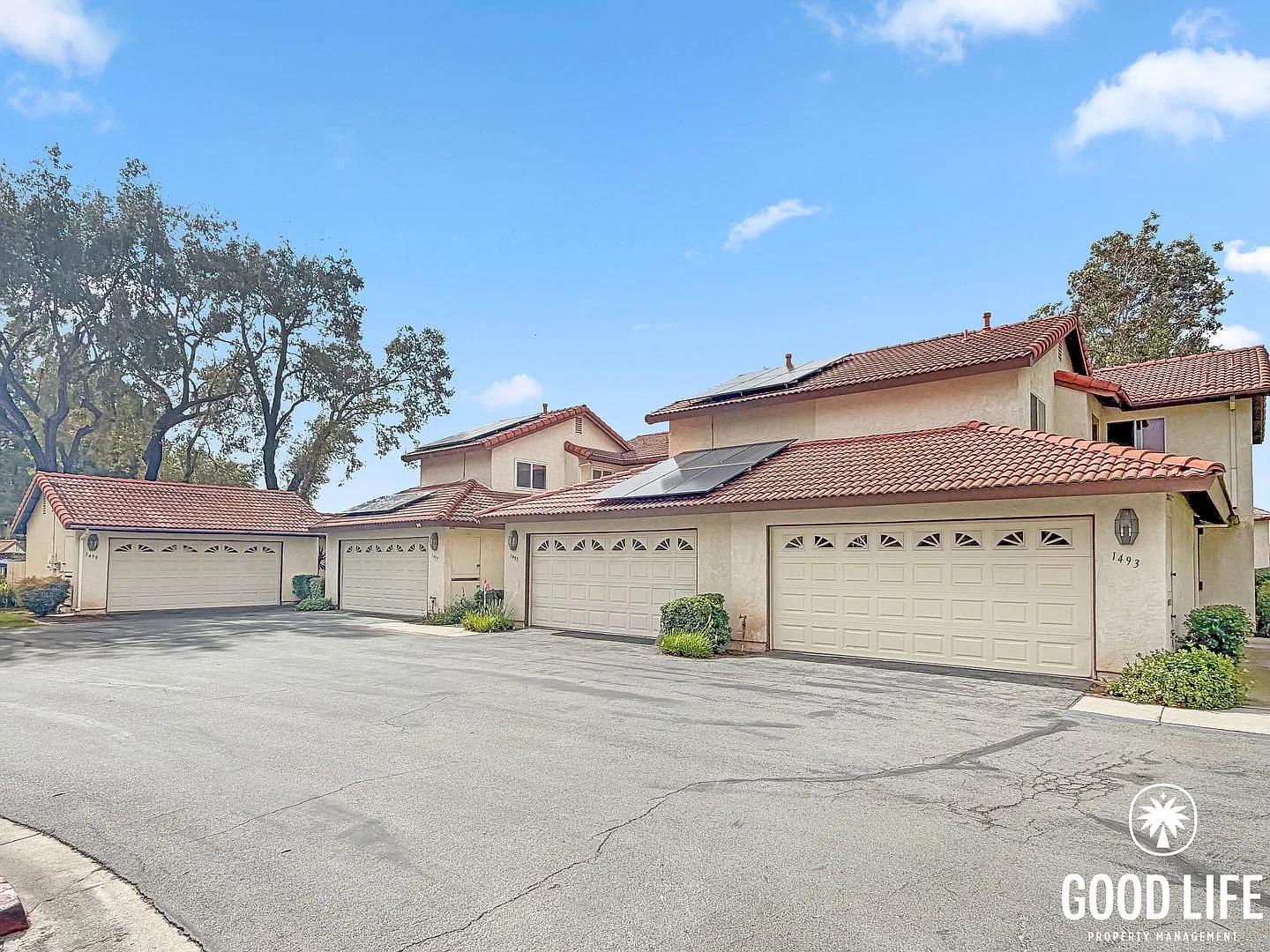 SD: Welcoming 2BD/2.5BA Townhome in Oceanside Near the Beach w/ Private Yard & 2-Car Garage! — Photo 1