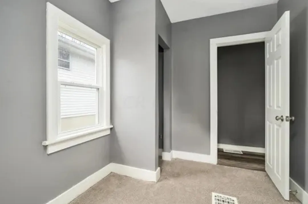 2 bed, 718 sqft, $1,290 — Photo 1