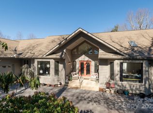 155 Poplar Loop Dr, Flat Rock, NC 28731