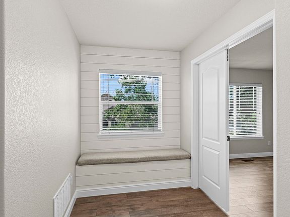 3rd image of 3741 Florentine Dr