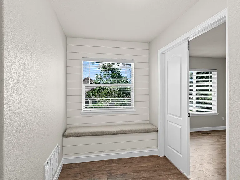 3741 Florentine Dr — Photo 3