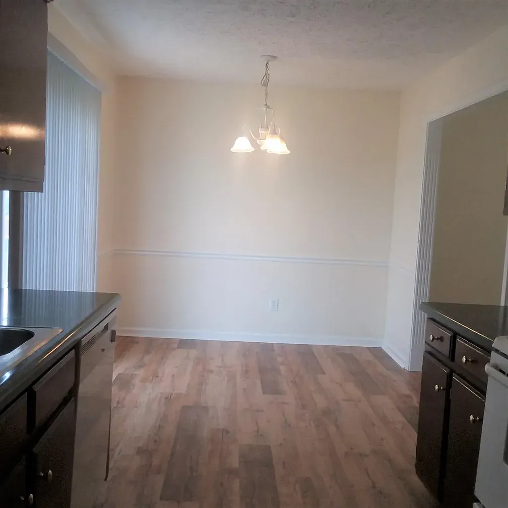 3 bed, 2.5 bath, 1452 sqft, $2,000 — Photo 4