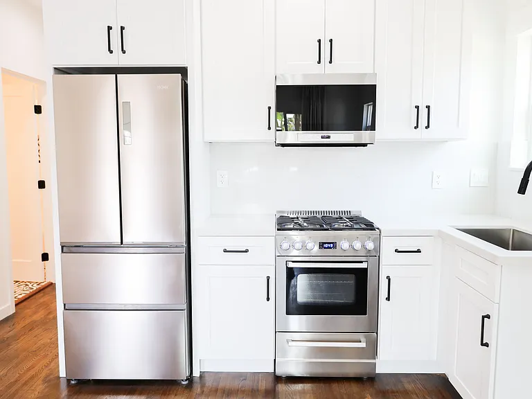 1039 Gladys Ave #1039 — Photo 3