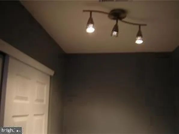 826 South Ave APT R-4, Clifton Heights, PA 19018