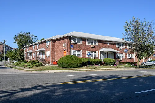 Maple Gardens Photo 1