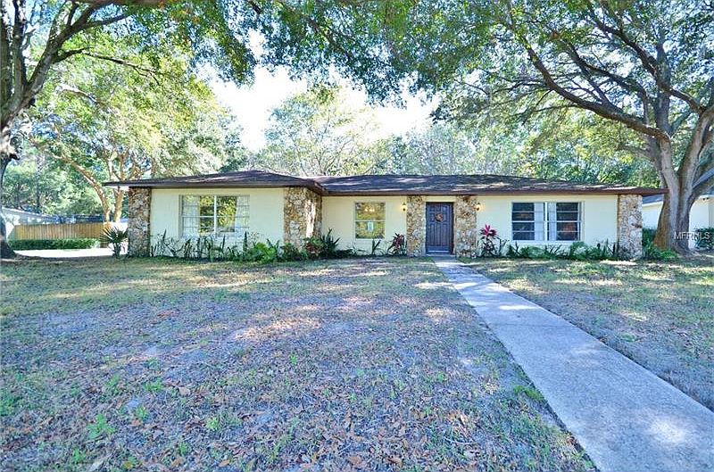 1st image of 209 Valencia Ct