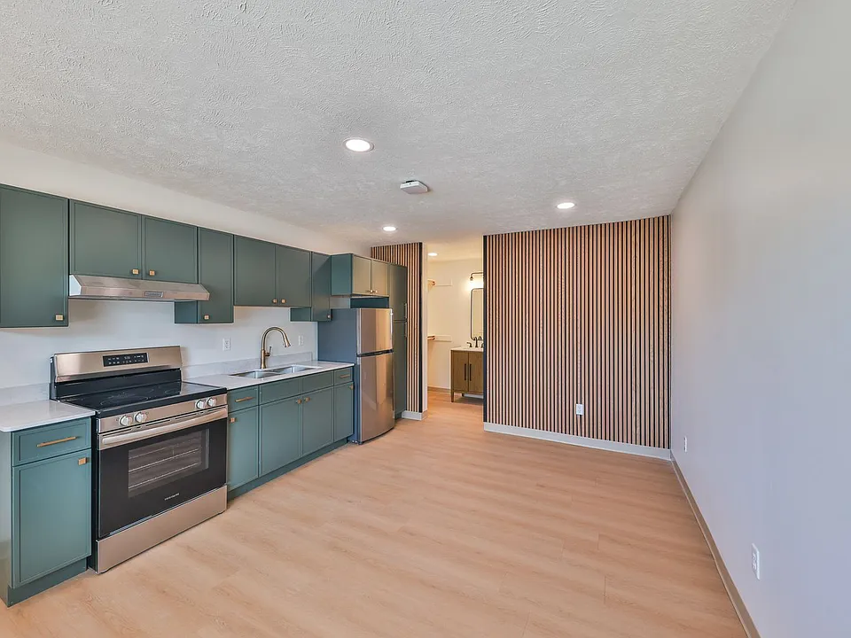 551 Elm St