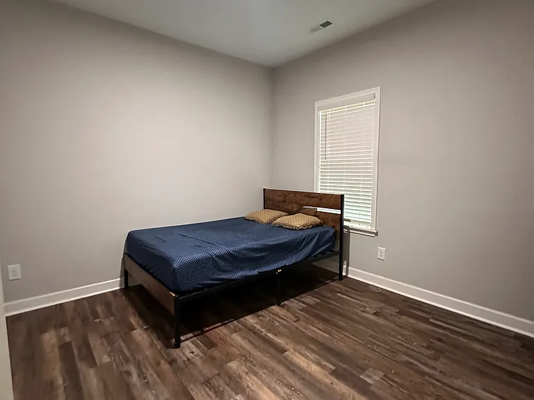 202 S Orange Ave — Photo 5