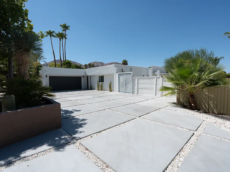 72640 Desert View Dr — Photo 1