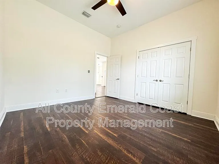 722 Kelly St — Photo 42