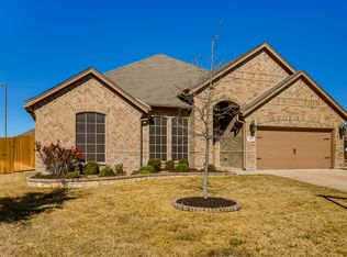 305 Sir Guy Ct, Saginaw, TX 76179