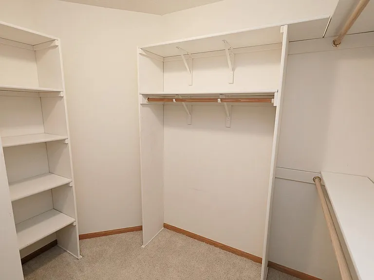 6907 Naples Dr — Photo 27