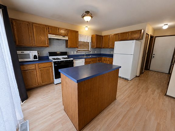5th image of 125 Hamlet Cir