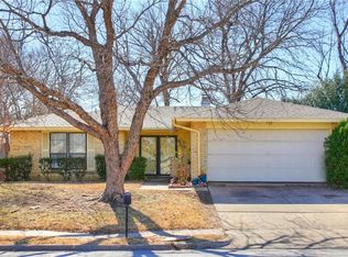 712 E Timberview Ln, Arlington, TX 76014