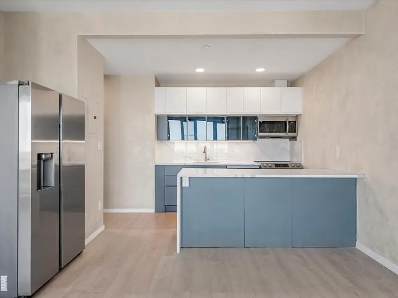15 West End Avenue — Photo 4