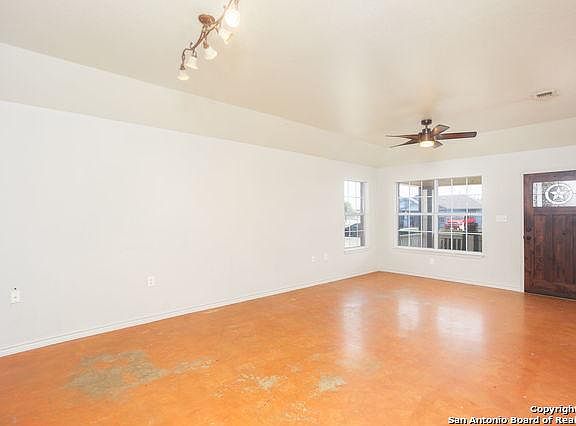 4th image of 3138 Lancrest Dr