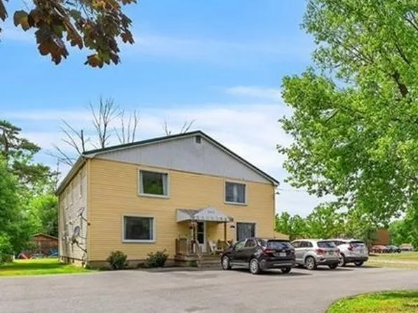 363 Davison Rd, Lockport, NY 14094