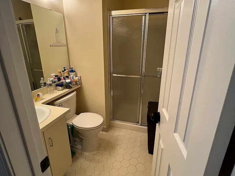229 Kempsey Dr — Photo 5