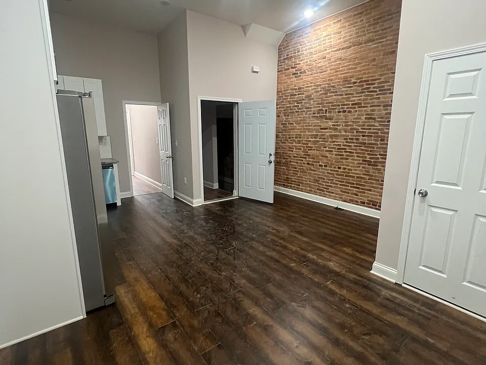 1919 McCulloh St