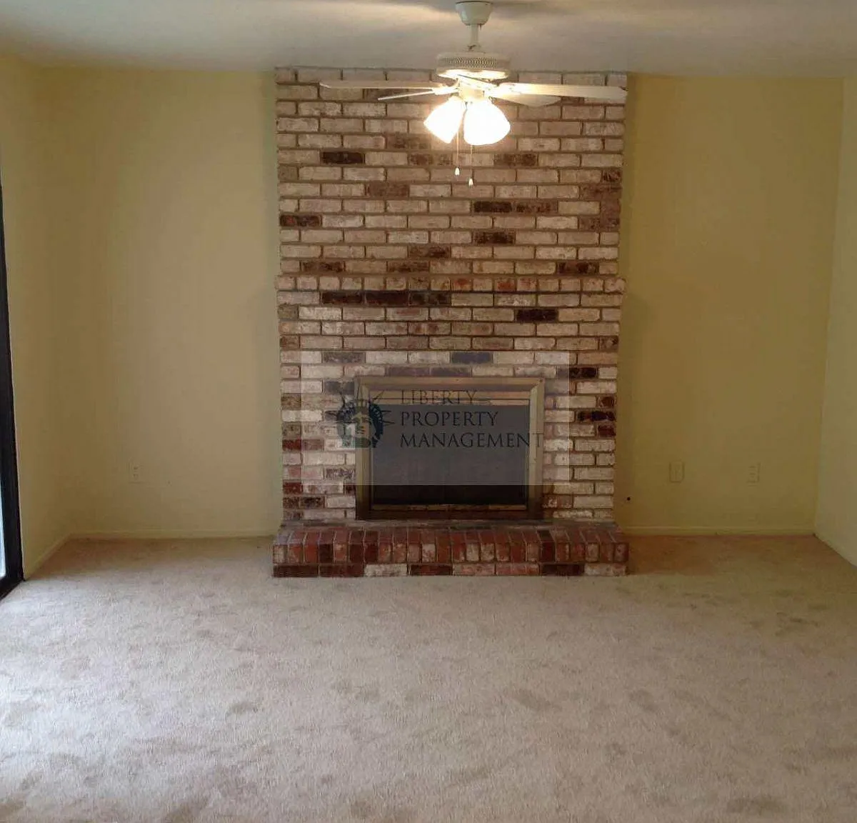 3 bed, 1357 sqft, $2,095 — Photo 2