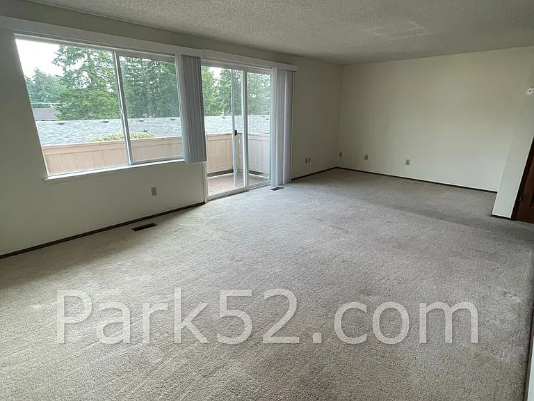 1446 Rainier Dr #4 — Photo 7