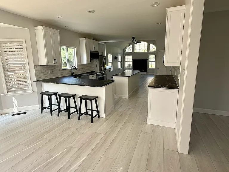 158 Appomattox Ln — Photo 3