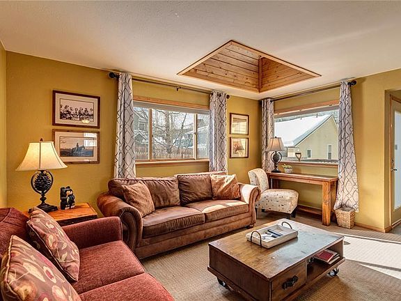 3rd image of 405 E Washington Ave