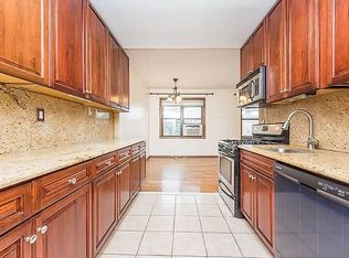 24-17 Ditmars Blvd #2L, Astoria, NY 11105