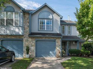 10 Knighton Ln, Mount Laurel, NJ 08054