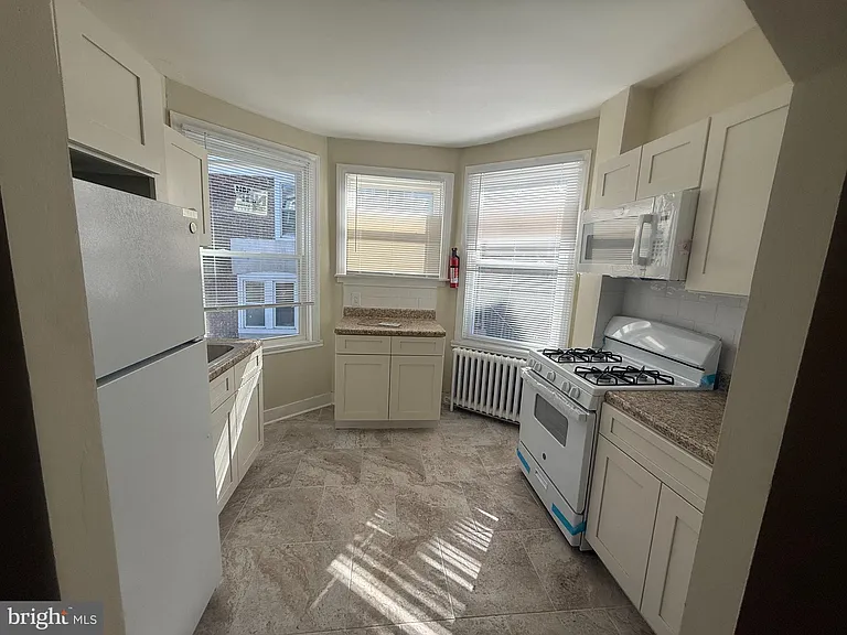 540 E Johnson St #-2 — Photo 4