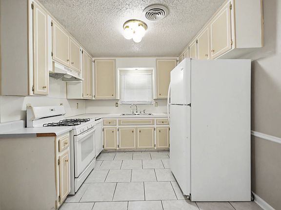 5th image of 1124 Chippendale Dr