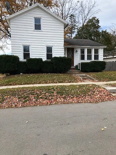 34 Hutchins St