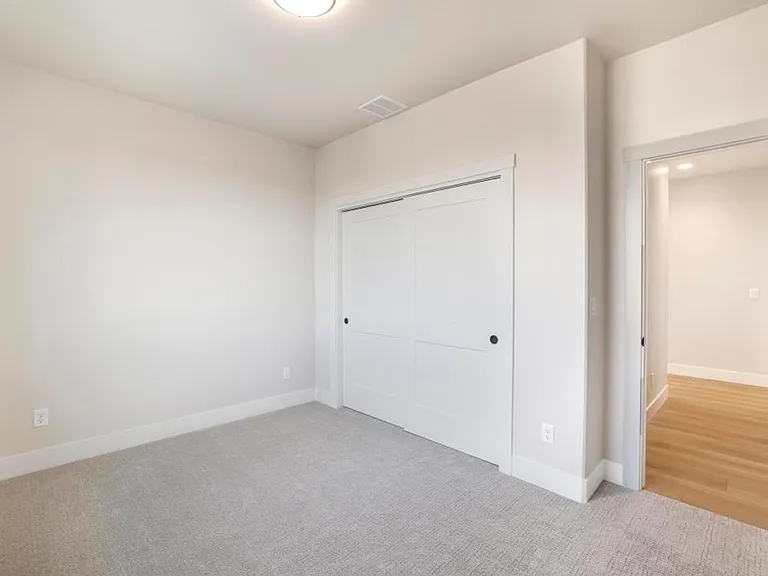 541 Canyon Falls Dr — Photo 31