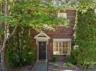 2108 Sardony Ln, Charlotte, NC 28213