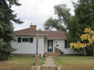 422 3rd St SW, Rugby, ND 58368