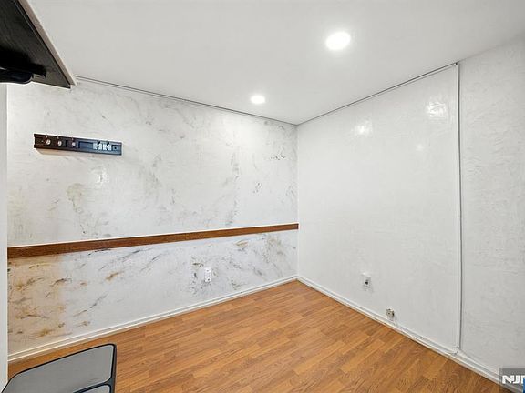 5th image of 50 Glenwood Avenue