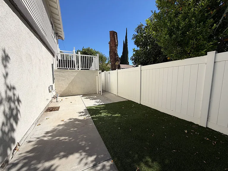 25461 Cole Street — Photo 17