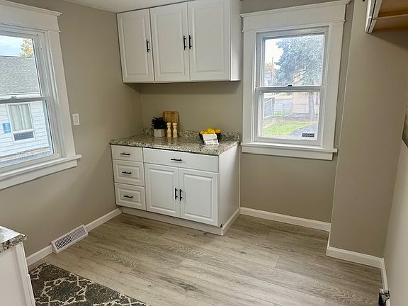3rd image of 147 Dexter St