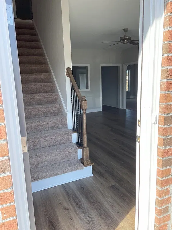 3 bed, 3.5 bath, 1800 sqft, $1,950 — Photo 2